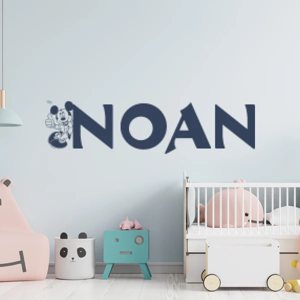 Sticker Noan Mickey tegen de muur